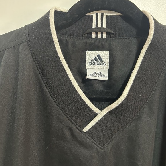 adidas Climashell Windbreaker Jacket Mens XL Black V Neck Elastic Hem Pullover - Picture 2 of 11